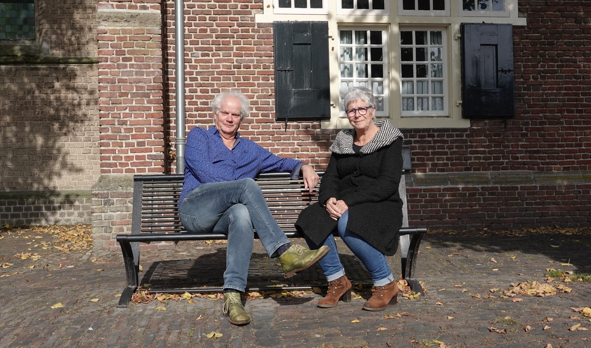 Anny Rensink en Jan Buist vormen het bestuur van de Stichting An ’t Wark!, die mensen met schulden wil helpen. Foto: PR