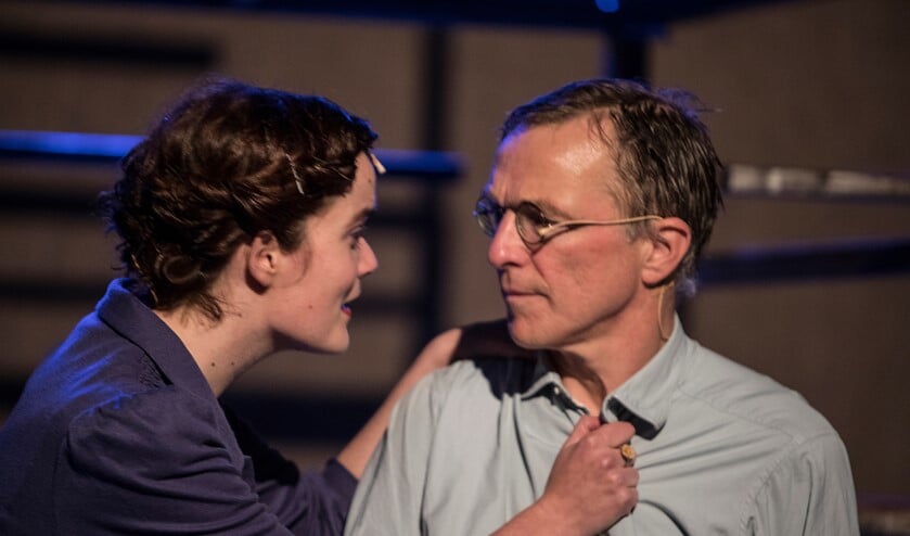 Scenefoto van de muziektheatervoorstelling over Dietrich Bonhoeffer. Foto: Rob van Herwaarden