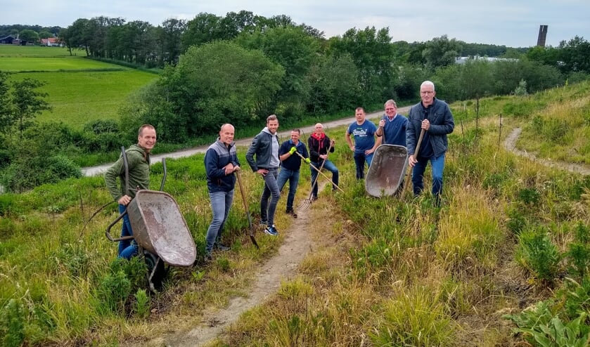 De werkgroep doet het onderhoud van de route. Foto PR