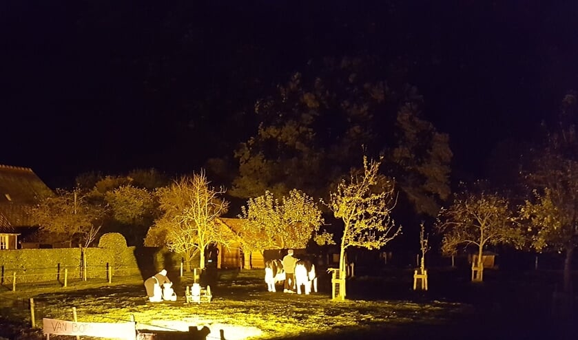 <p>Boerderij De Ribbert van de familie Buunk aan de Kaaldijk zal komend weekeinde evenals in 2017 weer sfeervol met de nodige decoraties uitgelicht zijn tijdens 'Broek en Bruil verlicht'.. Foto: PR. </p>