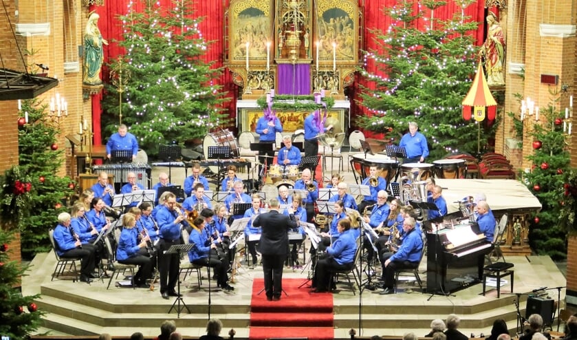 Muziekvereniging Groenlo tijdens een concert in de RK Calixtusbasiliek in Groenlo. Foto: Theo Huijskes.