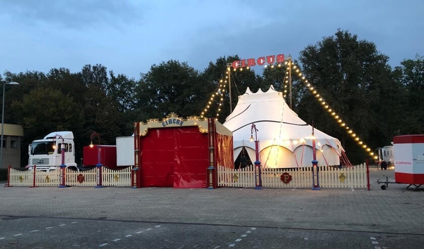 <p>In Zelhem stond de tent van Circus Lorelly op het parkeerterrein van sporthal De Pol. Foto: PR</p>