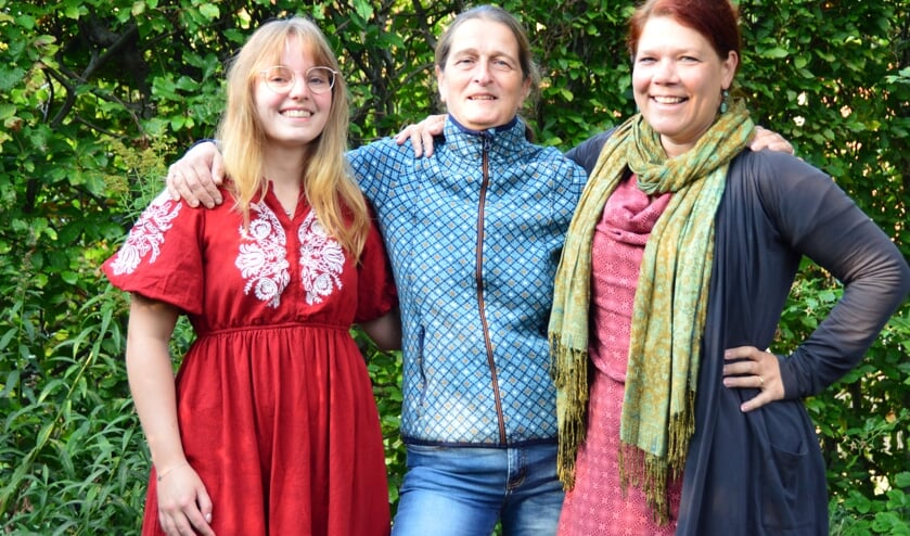 <p>Oprichters van de nieuwe vrijeschool Auryn, Marleen de Wit, Saskia Spliet en Marie van Overbeeke. Foto: Alize Hillebrink</p>