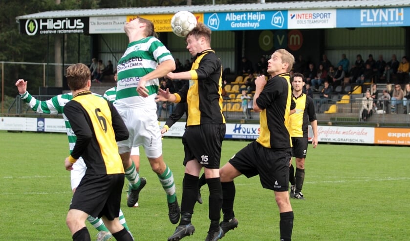 <p>Vorden 1 houdt in slotfase stand tegen Eendracht’30 en trekt de overwinning over de streep. Foto: Johan Bolink</p>