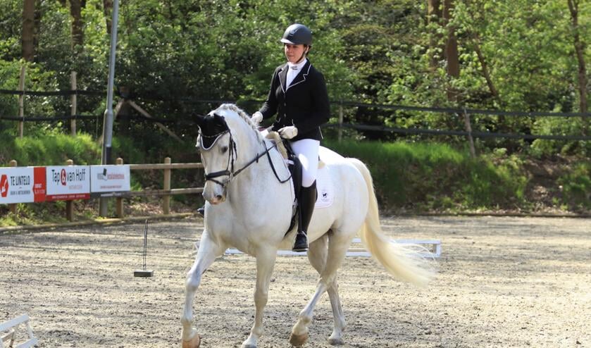 Fleur Havikhorst met Erewoord. Foto: Herman Kettering