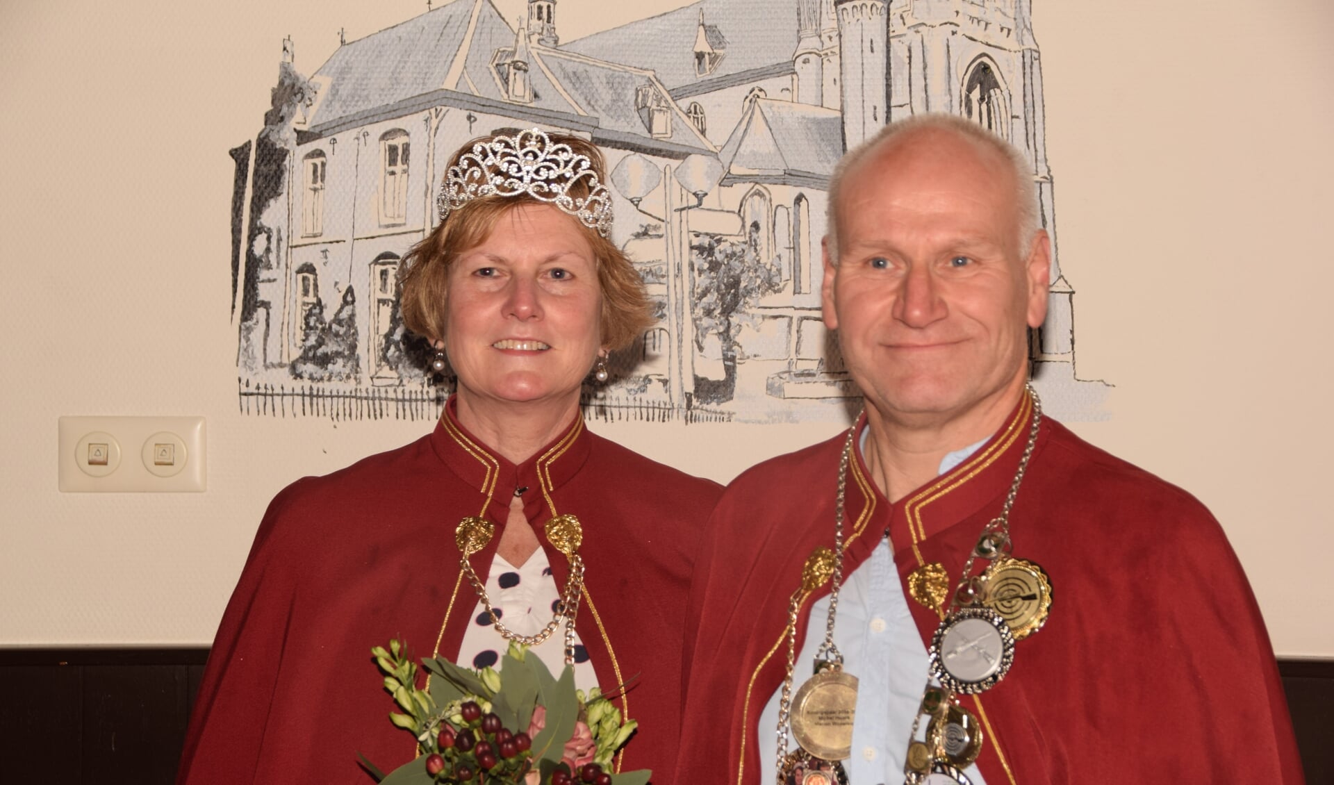 Jeannet en Wilbert Stoverinck zijn de kersverse koningin en koning van Zieuwent. Foto: Luuk Kouijzer