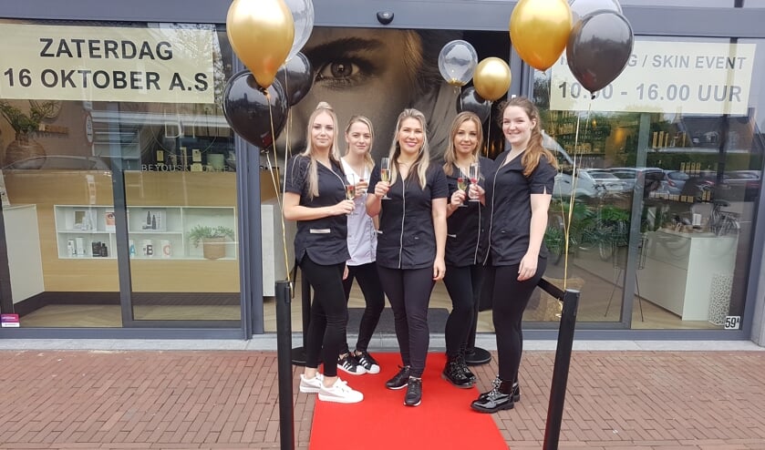 Het team van Be You skincare tijdens het Skin Event. Foto: Mark Ebbers