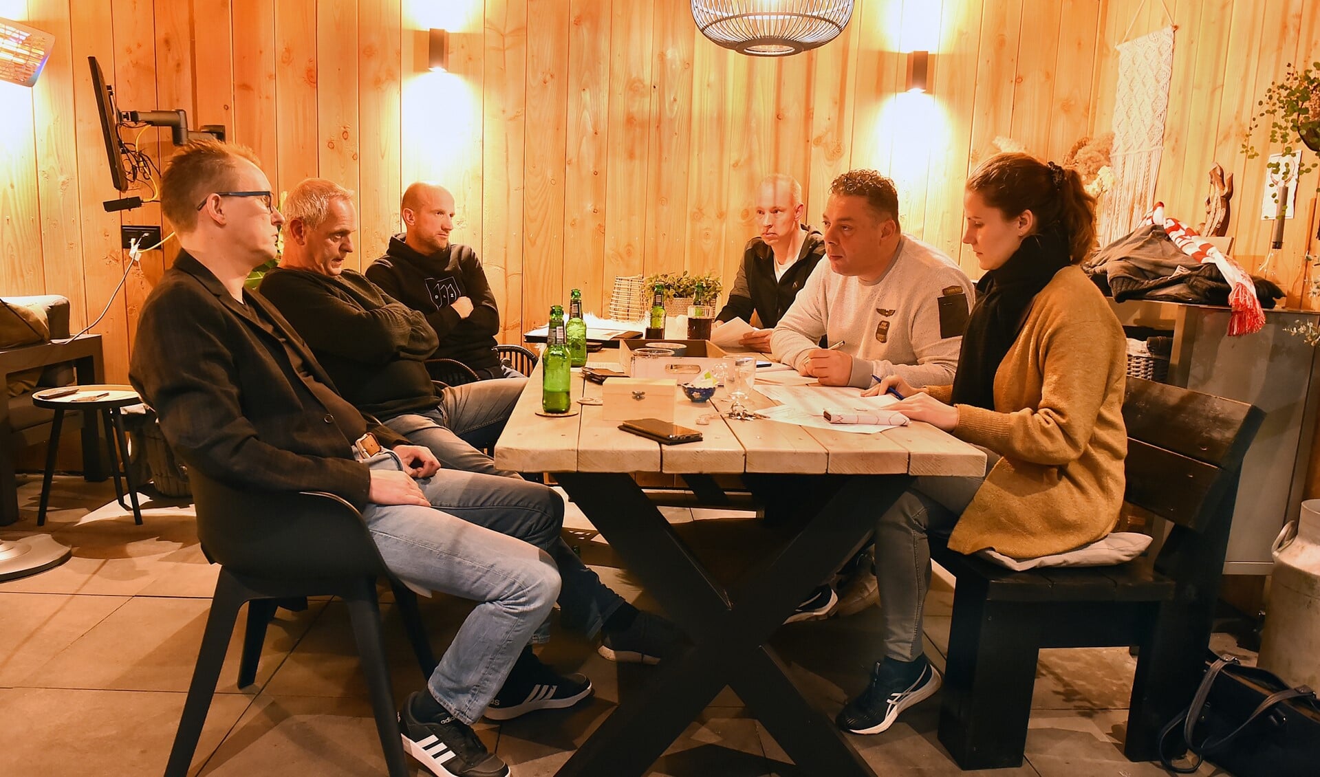 Vlnr: Remco van Aken, Jurgen ten Have, Bas Roes, Lars Tönis, Sander Klomberg en Nicol Pothoff. Foto: Roel Kleinpenning