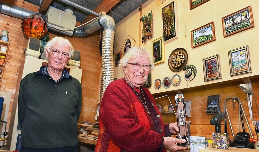 Ruud en Els Kaper in het atelier van Ruud. Foto: Roel Kleinpenning