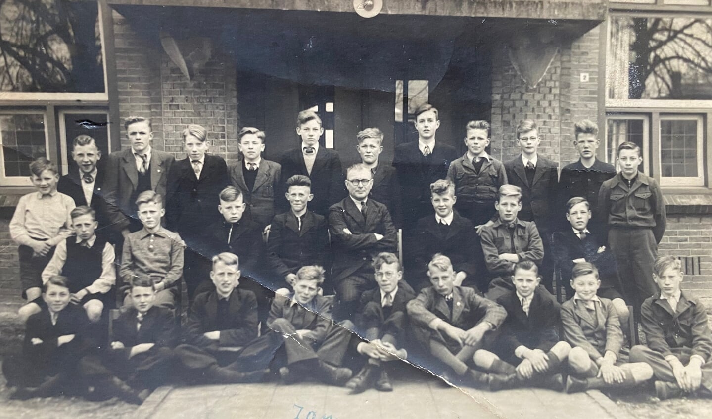 Bredevoort leerlingen van de Landbouwschool, circa 1946 - 1947. Foto: met dank aan mevrouw Eppink
