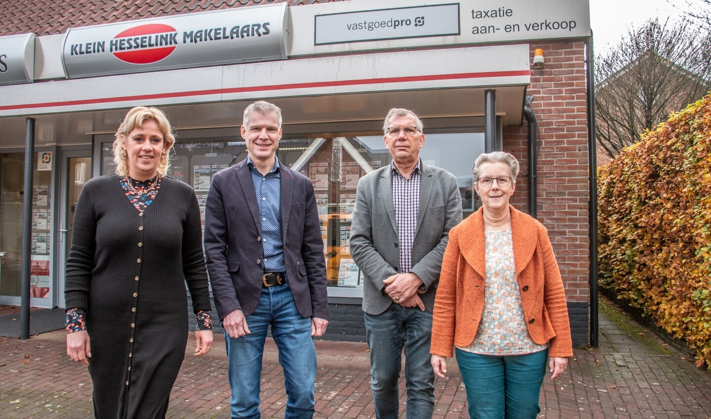 Caroline Drevers, Alfred Beeftink en Herman en Betsie Klein Hesselink (v.l.n.r.). Bianca te Linde, ontbreekt op de foto. Foto: Liesbeth Spaansen