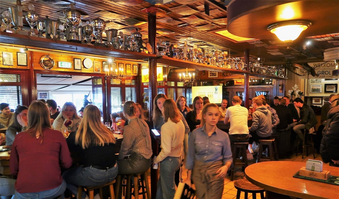 Een beeld van het Sportcafé op het sportpark Den Elshof. Foto: Theo Huijskes