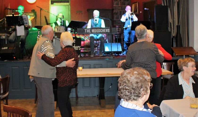 Feest bij de Zonnebloem-afdeling Beltrum, die dit jaar vijftig jaar bestaat. Foto: PR