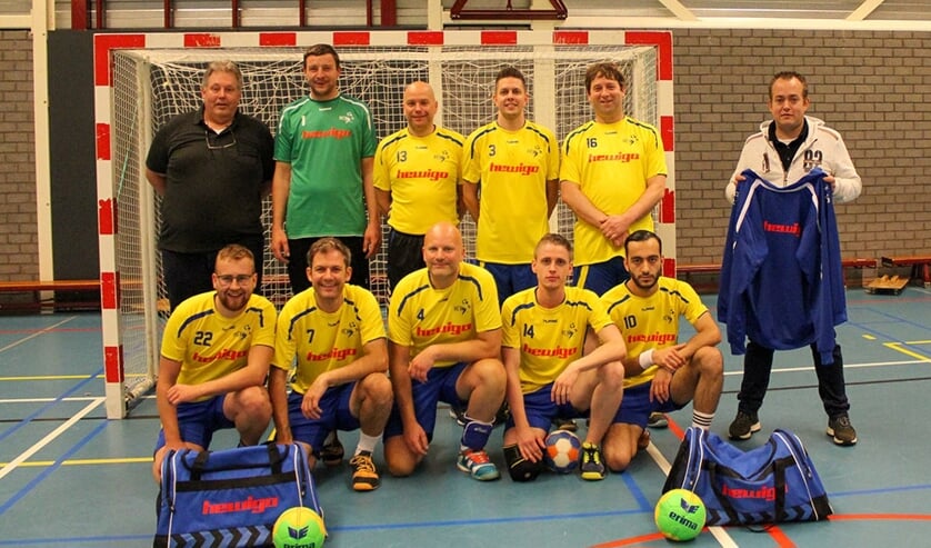 HCW Heren 1 met sponsor Hewigo