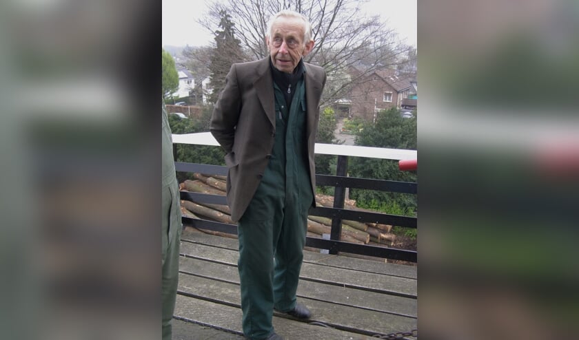 <p>De laatste keer dat Derk op ‘zijn’ molen kwam was op 5 april 2014. Hij is toen nog één keer helemaal naar de stelling geklommen. Foto: PR</p>