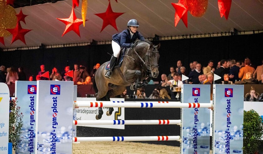 Thuisamazone Micky Morssinkhof, hier tijdens Jumping de Achterhoek 2019, zal haar hengst Graziano starten. Foto: Digishots