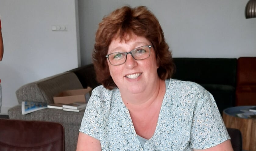 <p>Jolanda Gierkink schrijft korte verhalen en debuteert met 'De ommekeer' in verhalenbundel 'De Wadden in vogelvlucht'. Foto: eigen foto</p>