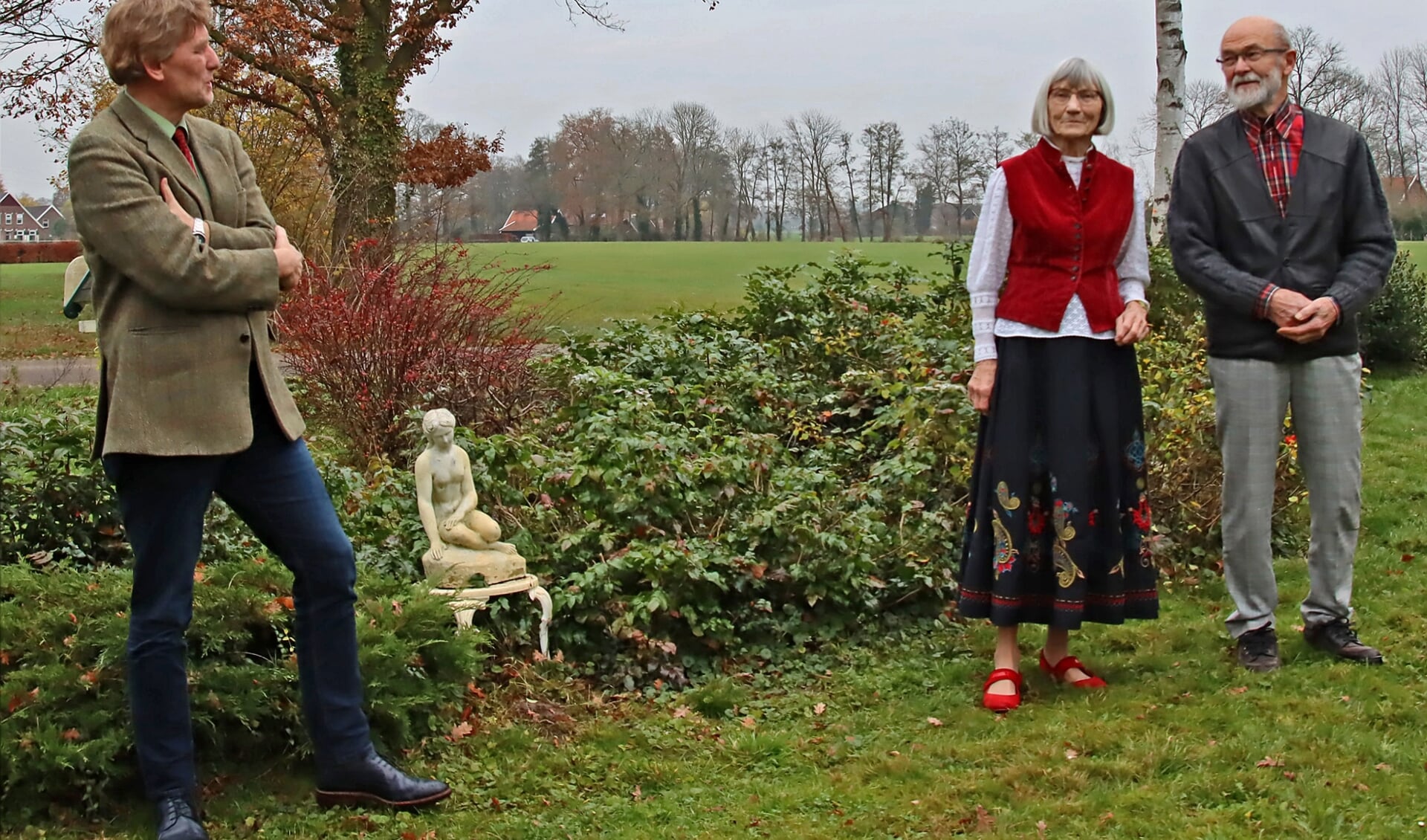 Echtpaar van Dommele, 60 jaar getrouwd, met burgemeester Stapelkamp. Foto: Jan Oberink