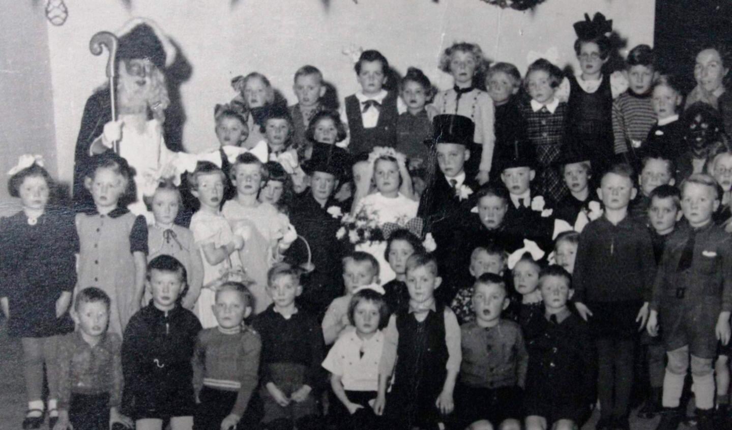 Sinterklaasfeest Ten Hietbrink Bewaarschool. Foto: collectie Leo van der Linde