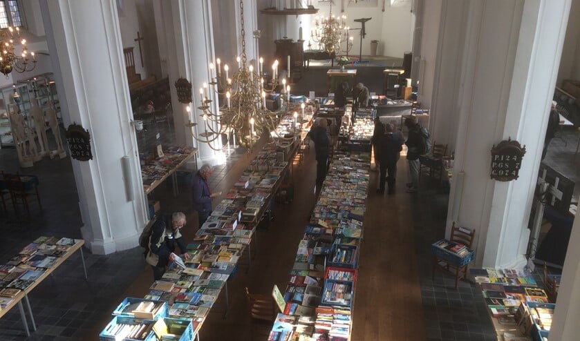 Impressie van de boekenmarkt.