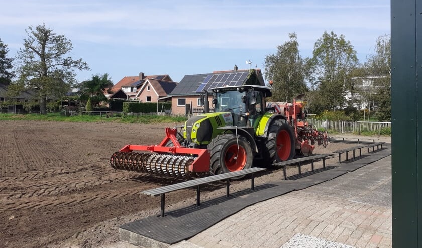 <p>In de afgelopen periode werd de ijsbaan geëgaliseerd. Foto: PR</p>