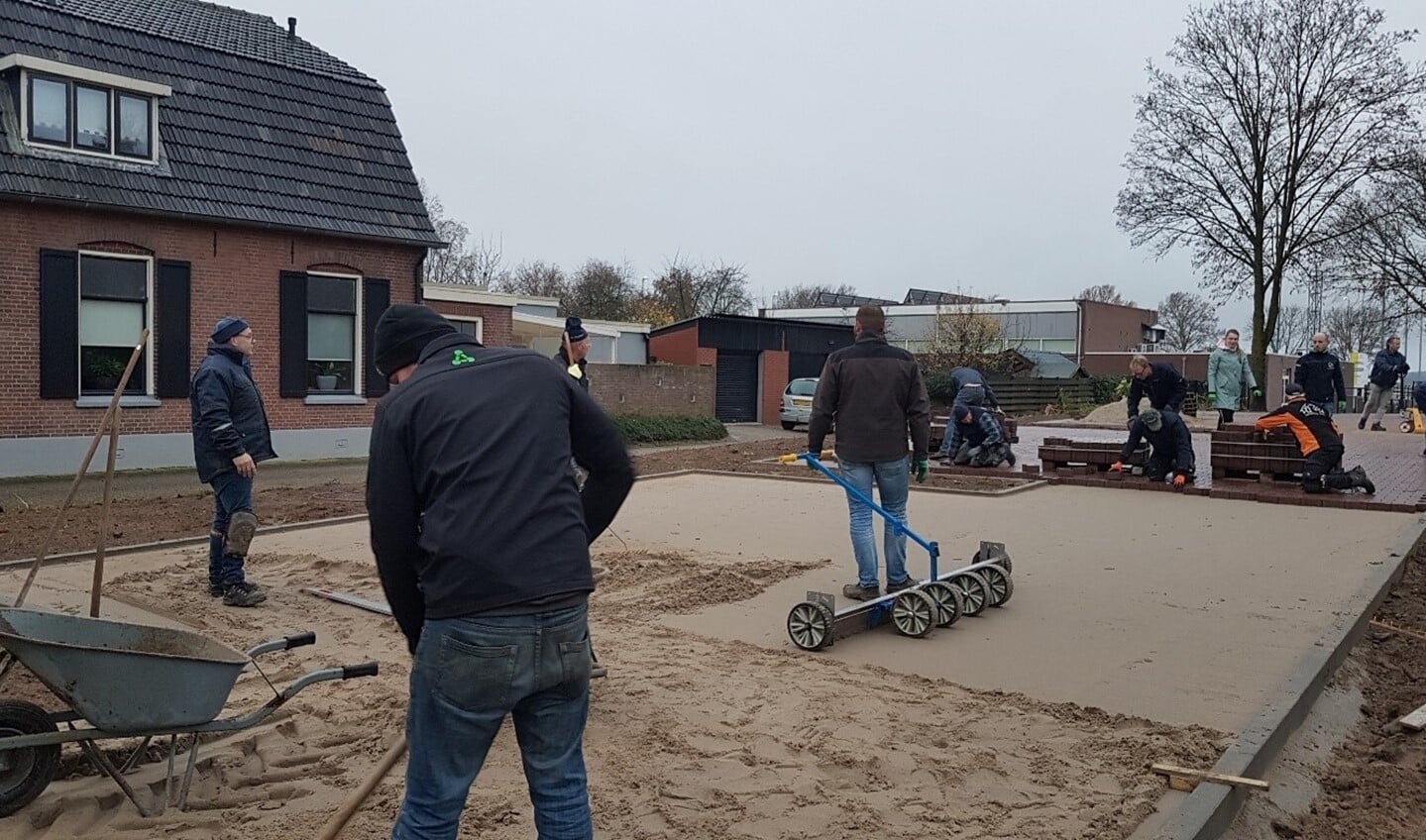 Handen uit de mouwen. Foto: PR
