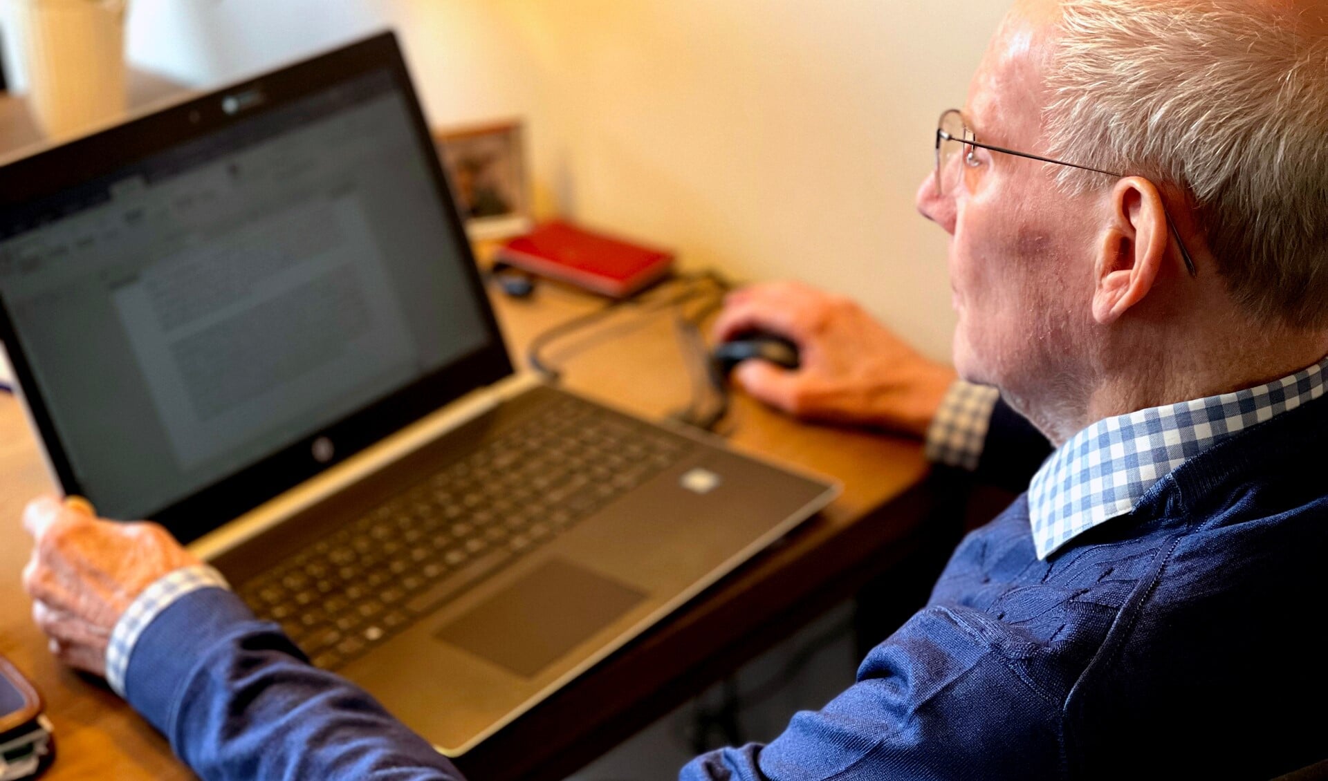 Al 25 jaar biedt SeniorWeb computerhulp. Foto Jan Verheijen