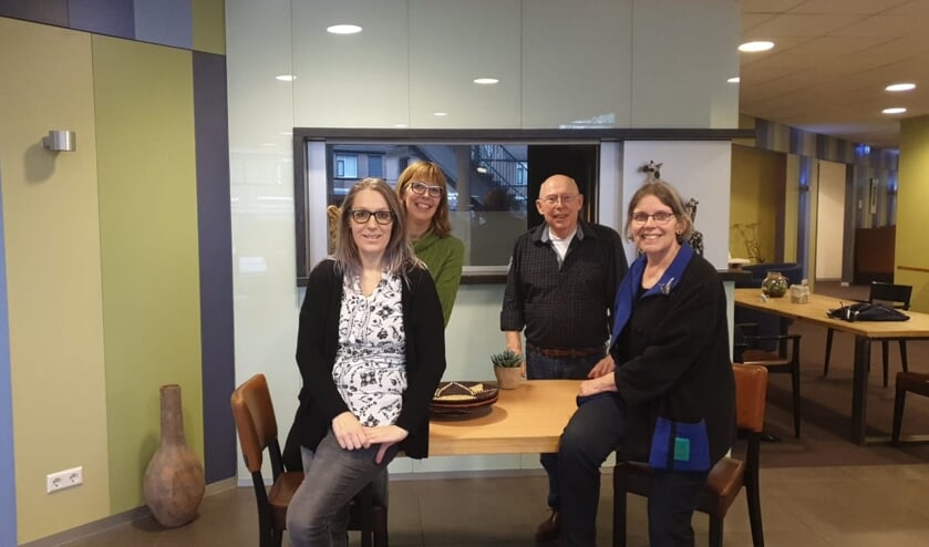 <p>V.l.n.r.: Samantha Sloetjes, Anja Kuiken, Frans van Uem en Heleen Buijs. Foto: Samantha Sloetjes</p>