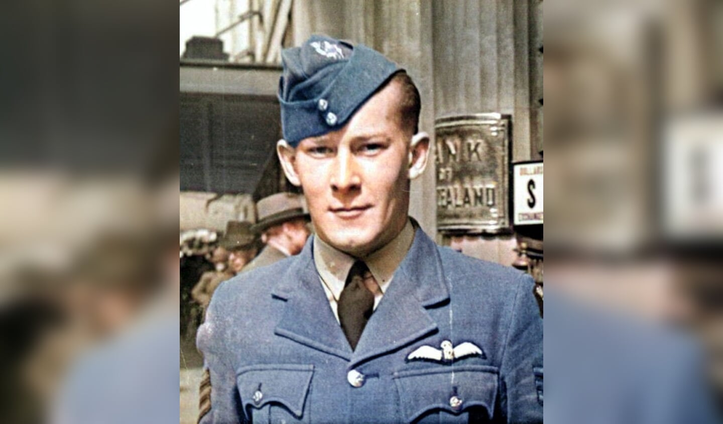 Bijgewerkte foto van de in 1944 in Zutphen gesneuvelde Nieuw Zeelandse piloot William Gibbs Abbott door Harm Kuijper. 