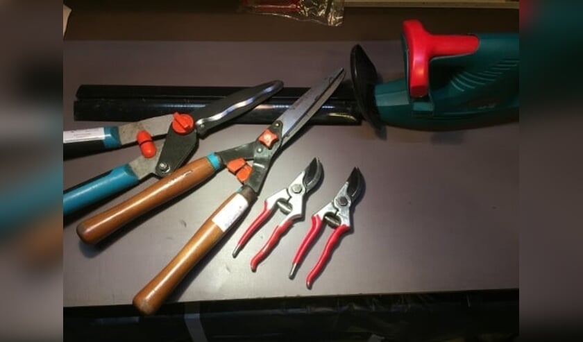 <p>Geslepen tuingereedschap werkt veel beter en veiliger. Foto: W. Bleumink</p>