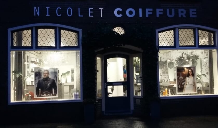 <p>Onder meer AMIKappers, Swift Hairfashion en Nicolet Coiffure deden mee aan de actie #lichtvoordathetuitgaat. Foto: PR</p>