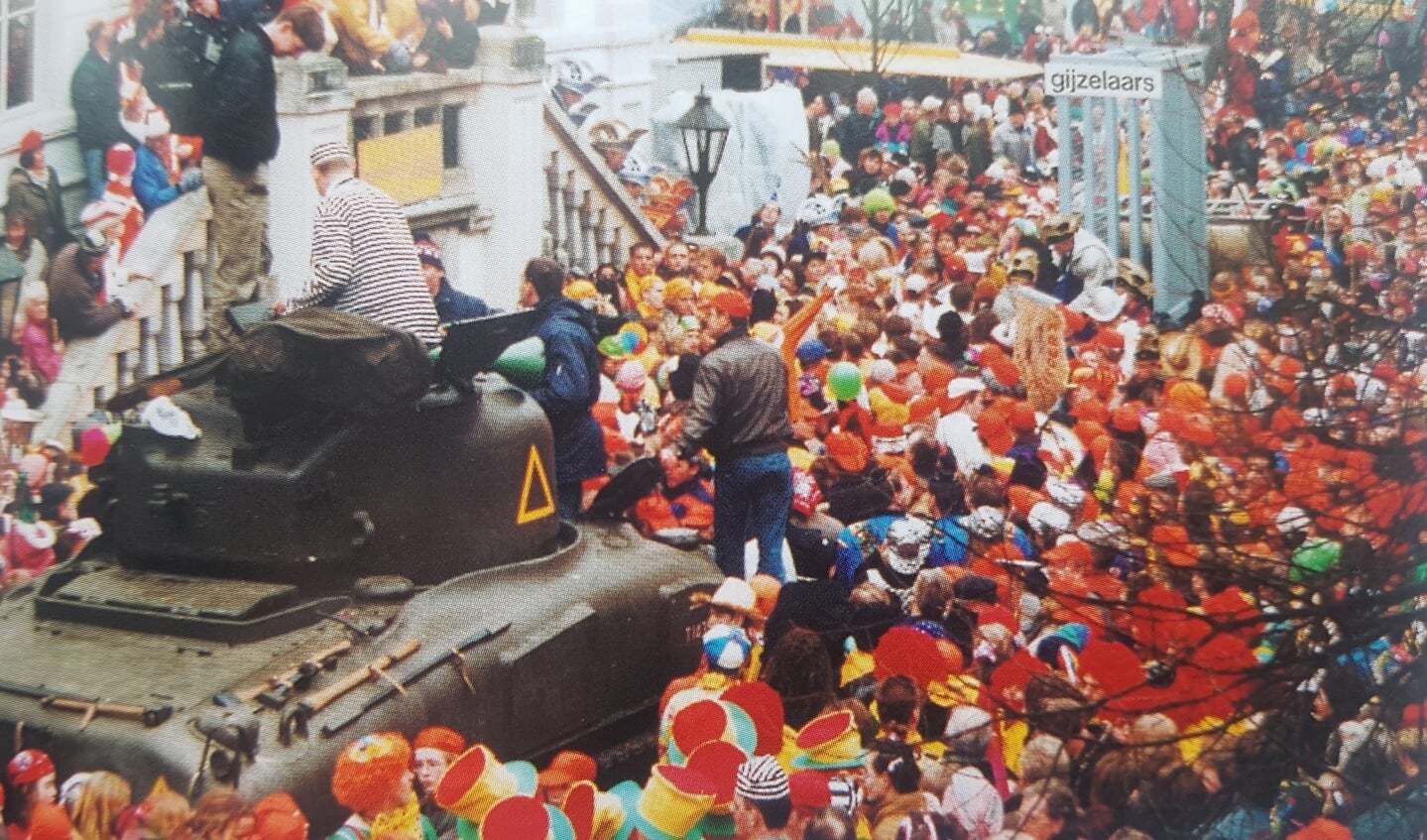 Groot feest op carnavalsmaandag 1996 toen de Lichtenvoordenaren de leeuw kwamen ophalen in Groenlo. Foto: Kyra Broshuis