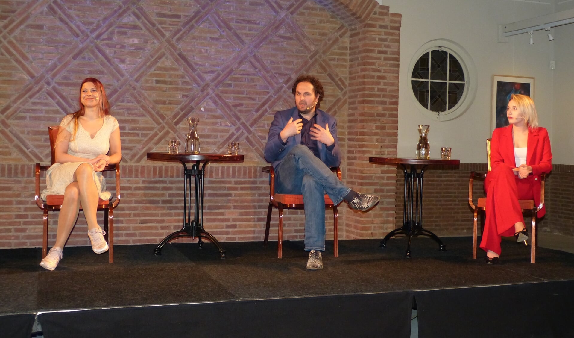 Lisa Westerveld, Erik Haverkort en Loes ten Dolle in debat. Foto: Bernhard Harfsterkamp