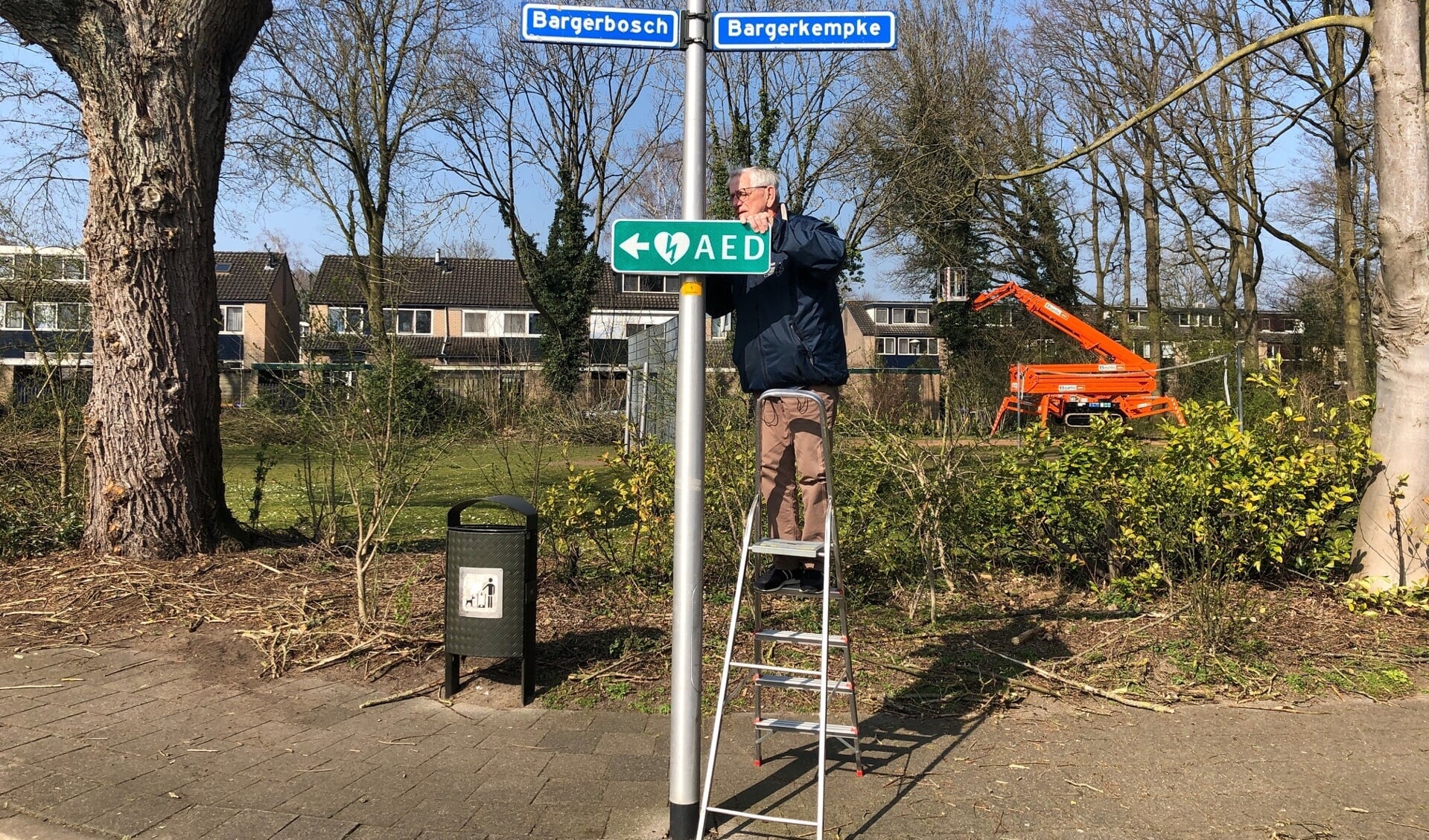Het verwijsbord bij Bargerkempke en Bargerbosch is al geplaatst door Bert van Diest, vrijwilliger van het onderhoudsteam van Hart4Winterswijk . Foto: PR