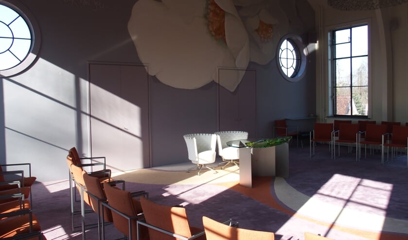 In de trouwzaal mogen slechts tien mensen aanwezig zijn bij het huwelijk, inclusief bruidspaar en getuigen. Foto: PR