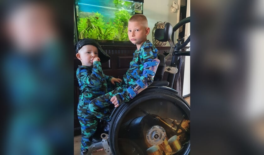 De zorgbroertjes Jayden en Keano van Malsen, waar zus Amanda een crowdfundingsactie voor heeft opgezet. Eigen foto