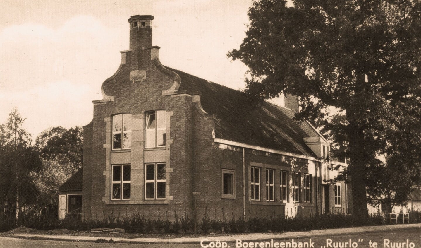De Coöperatieve Boerenleenbank Ruurlo die in februari 1952 werd geopend. Foto: Albert Vasse. 