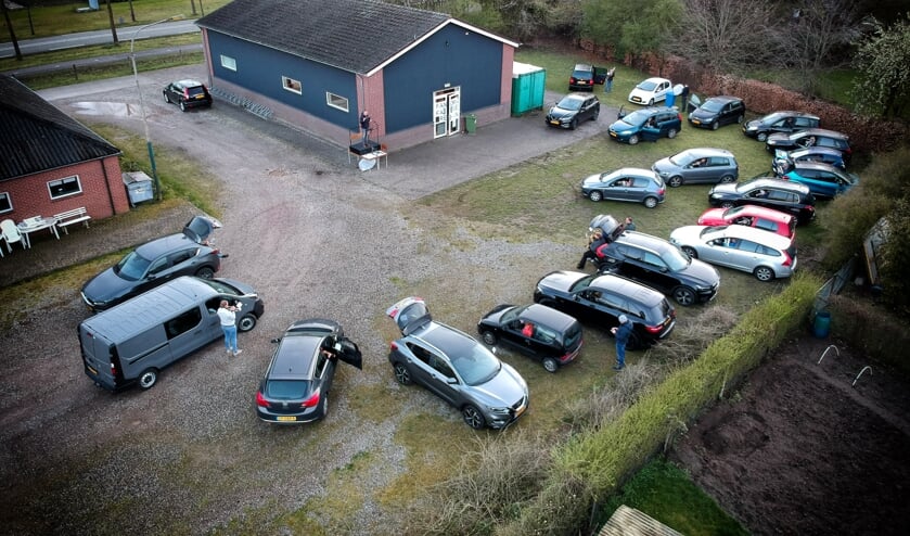 <p>De fanfare drive-in van Eendracht Aalten. Foto: Mathijs Roelofsen</p>