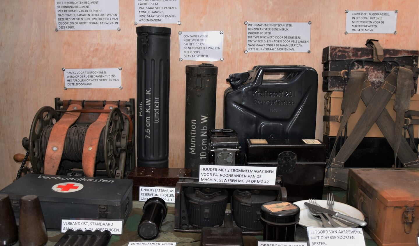 Voor deze en nog veel meer van al zijn verzamelde objecten over Zelhem in de Tweede Oorlog zoekt Bert Schieven expositieruimte in de voormalige gemeente Zelhem. Foto: Alice Rouwhorst