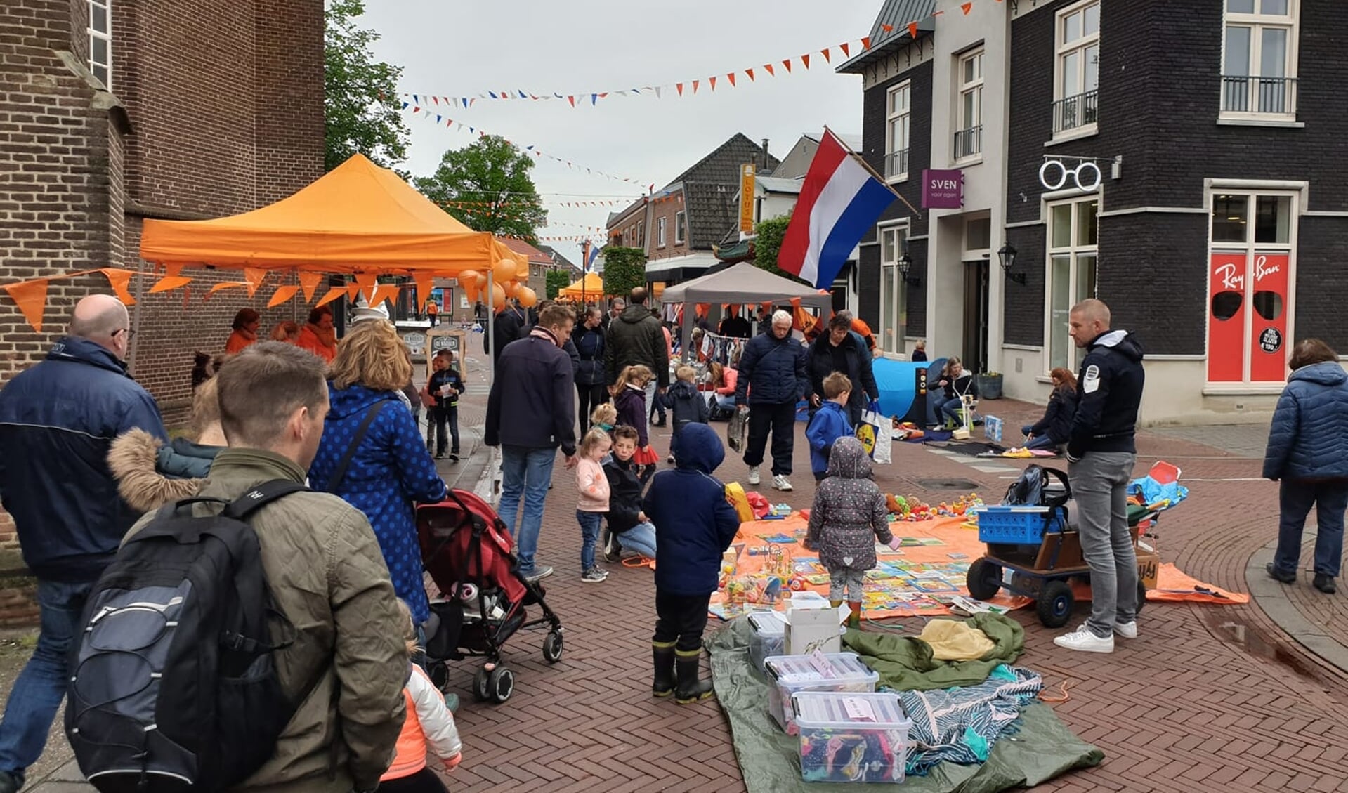 In 2019 was het gezellig druk in Ruurlo tijdens de vrijmarkt. Foto: Jan Hendriksen
