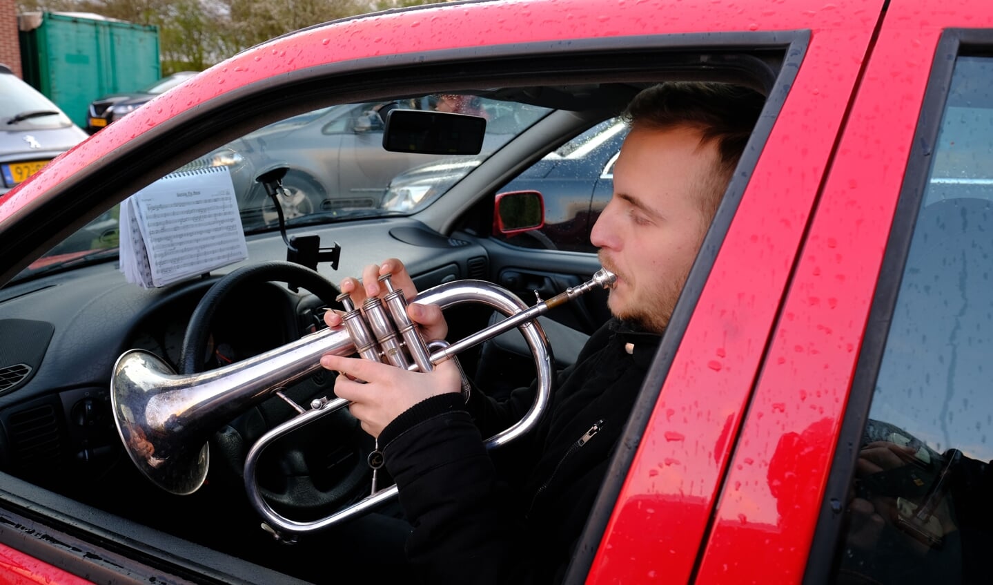 Coronaproof musiceren vanuit eigen auto. Foto: Mathijs Roelofsen 