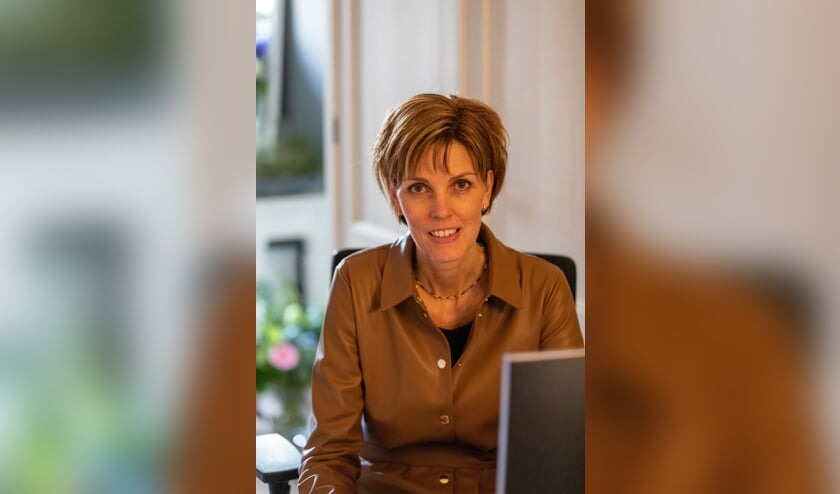 <p>Jeanette Harmsen is als finaliste van de ‘Secretaresse van het Jaar’ verkiezing alsnog ambassadeur van haar vak. Foto: Gerwald Harmsen</p>