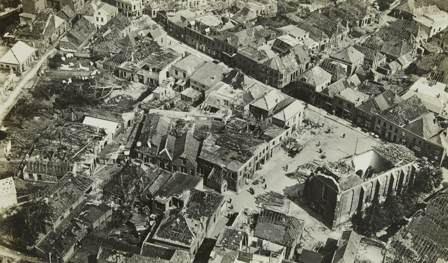 De storm richtte heel veel vernielingen aan in Borculo. Foto: Historische Vereniging Borculo