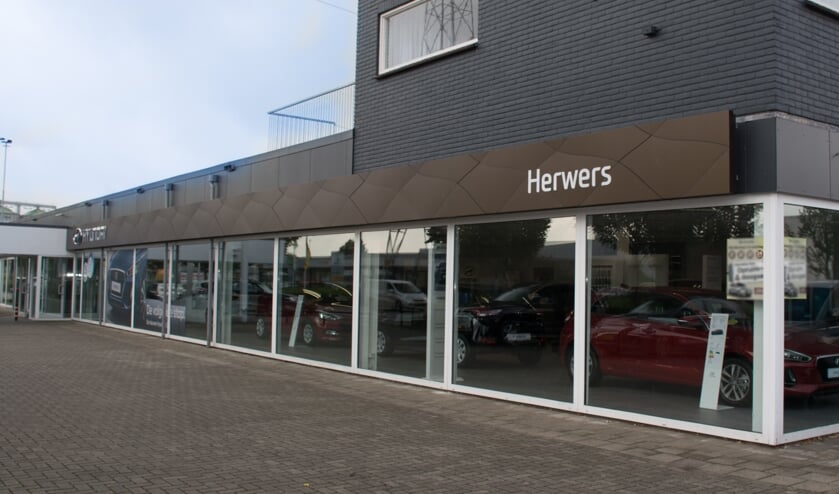 <p>Het pand van Herwers, de Hyundaidealer voor de regio aan de Plakhorstweg in Doetinchem. Foto: PR</p>