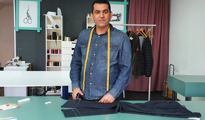 <p>Abdel Ibrahim van Naaiatelier Avan. Foto: Rob Weeber</p>