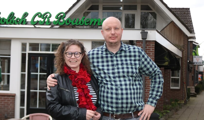 <p>Renate en Peter Karssenberg zijn trots op hun bedrijf dat 75 jaar bestaat. Foto: Arjen Dieperink</p>