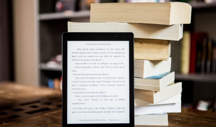 <p>Gewone, maar ook digitale boeken zijn te leen. Foto: PR</p>