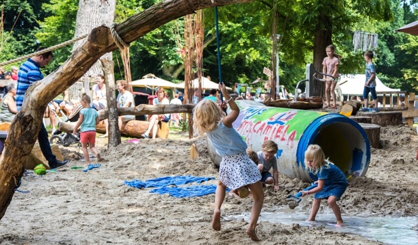 Het Openluchttheater wil bij de organisatie van het Berkelfestival een soortgelijke sfeer creëren als bij het eigen Achterhoeks Streekfestival. Foto: PR Openluchttheater Eibergen / Henk ter Horst