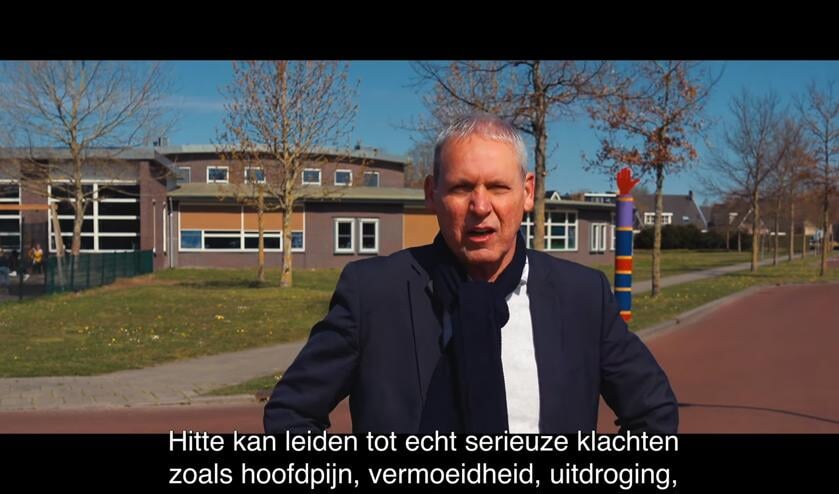 <p>Wethouder Jos Hoenderboom vertelt in een filmpje over het gevaar van hittestress. Foto: Kyra Broshuis</p>
