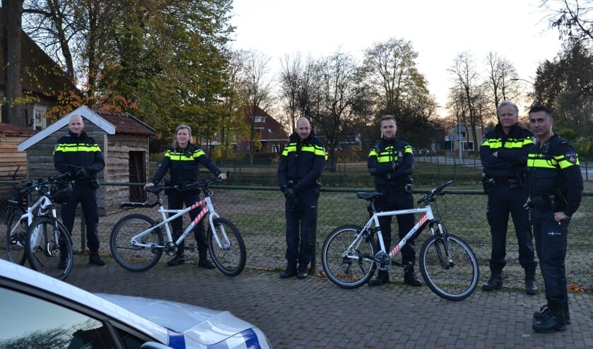 Van links naar rechts: René, Monique, Niels, Maikel, Patrick en Jimmy. Foto: Karin Stronks